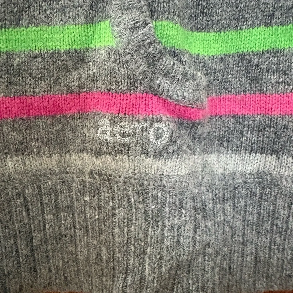Small Aeropostale Y2K Preppy Gray Striped Multicolor Crewneck Sweater